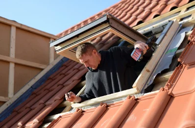 Pose de fenêtres de toit Velux à Moulinet
